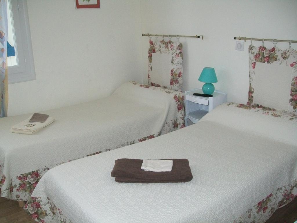 Hotel Au Charme Du Levat Saint Paul de Loubressac Værelse billede