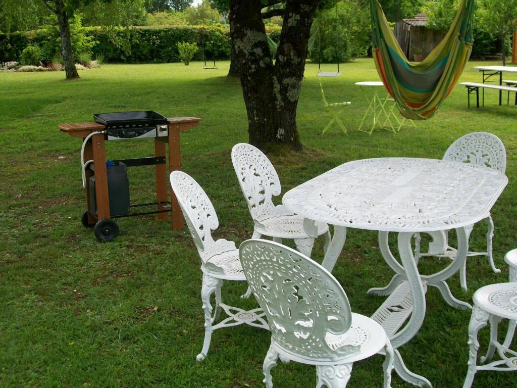 Hotel Au Charme Du Levat Saint Paul de Loubressac Eksteriør billede