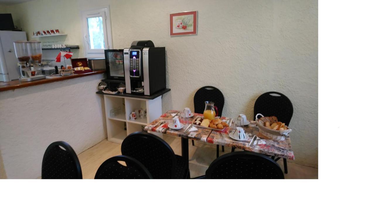 Hotel Au Charme Du Levat Saint Paul de Loubressac Eksteriør billede
